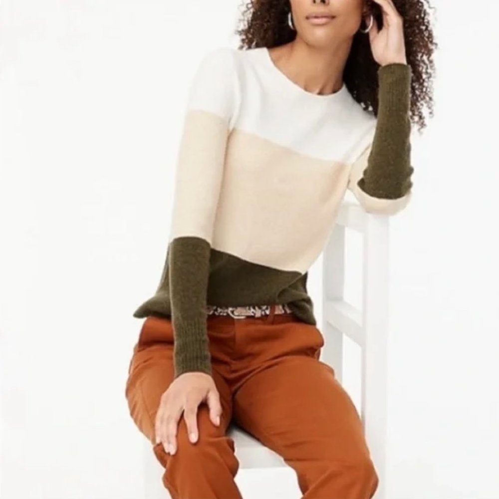 Colorblock crewneck sweater in extra-soft yarn